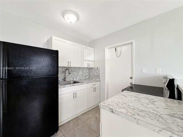 533 NW 15th Way, Fort Lauderdale, FL 33311