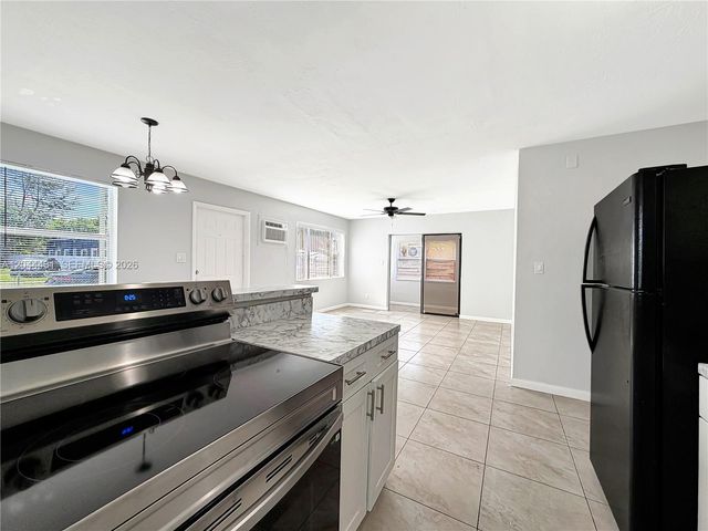 533 NW 15th Way, Fort Lauderdale, FL 33311