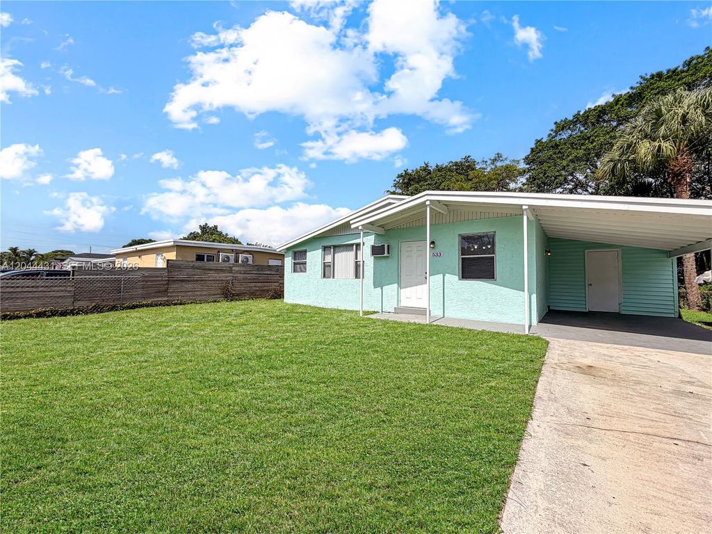 533 NW 15th Way, Fort Lauderdale, FL 33311