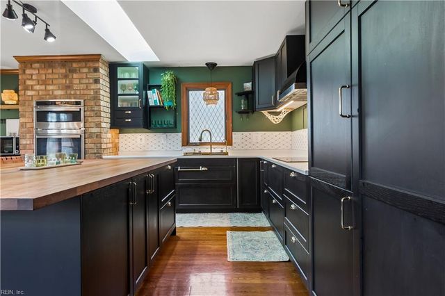 221 Woodburn DR, Hampton, VA 23664