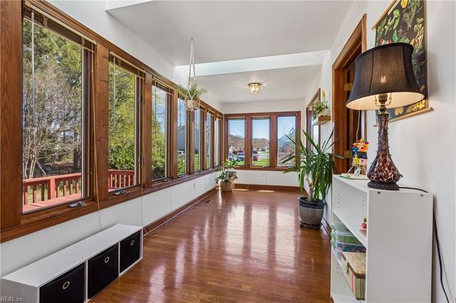 221 Woodburn DR, Hampton, VA 23664