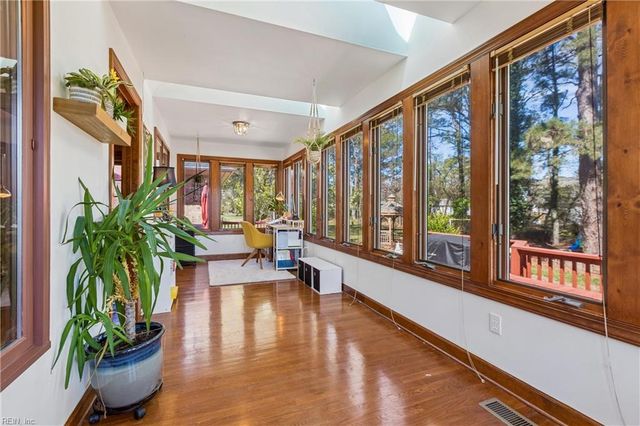 221 Woodburn DR, Hampton, VA 23664