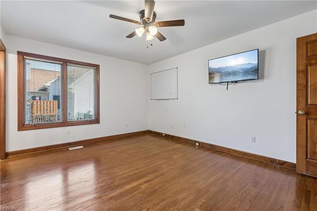 221 Woodburn DR, Hampton, VA 23664