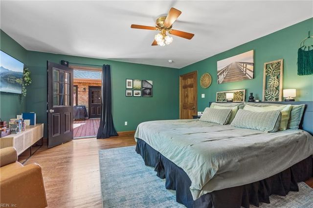 221 Woodburn DR, Hampton, VA 23664