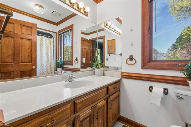 221 Woodburn DR, Hampton, VA 23664