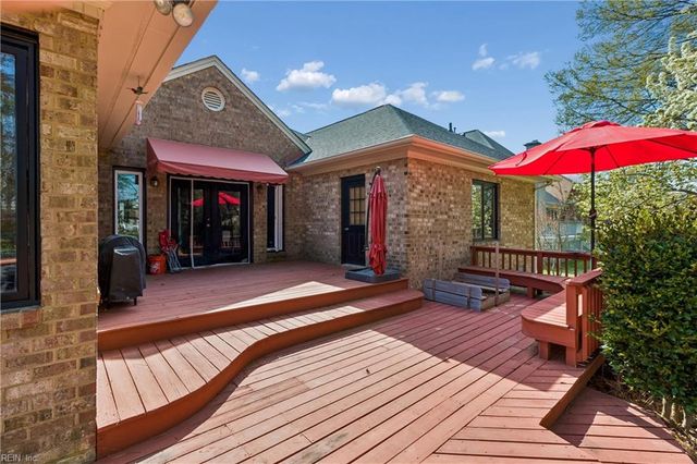 221 Woodburn DR, Hampton, VA 23664