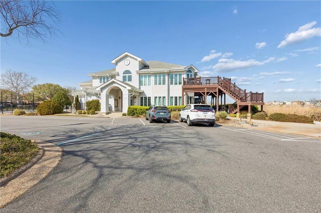 221 Woodburn DR, Hampton, VA 23664