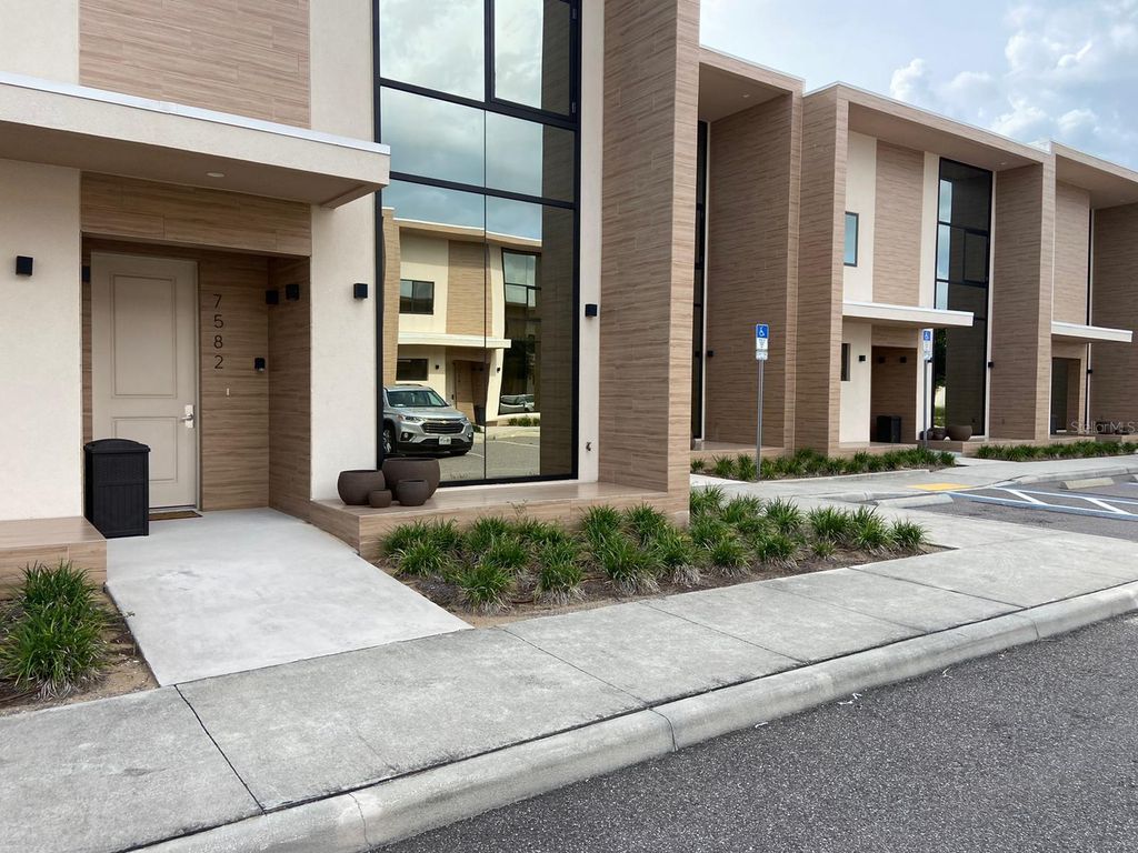 7582 BROOKLYN DRIVE, Kissimmee, FL 34747