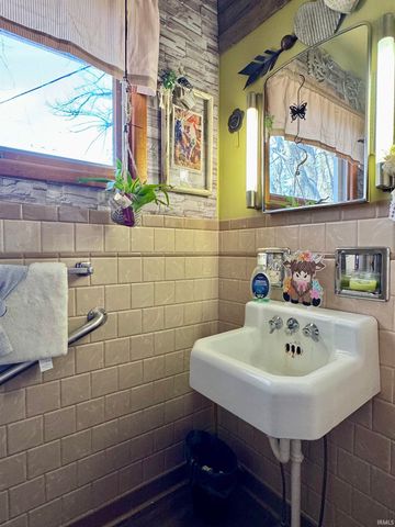 1202 N Sheridan Road, Marion, IN 46952