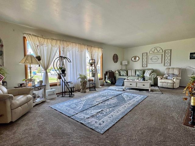 1202 N Sheridan Road, Marion, IN 46952