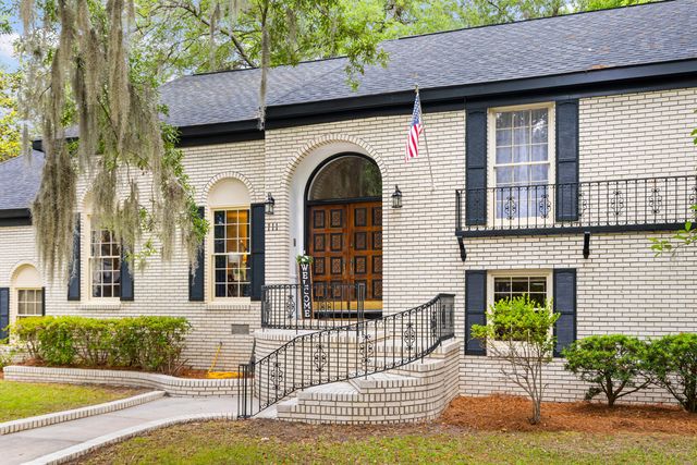 111 Seven Oaks Lane, Summerville, SC 29485