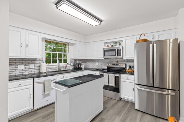 111 Seven Oaks Lane, Summerville, SC 29485