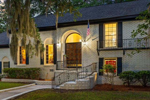 111 Seven Oaks Lane, Summerville, SC 29485