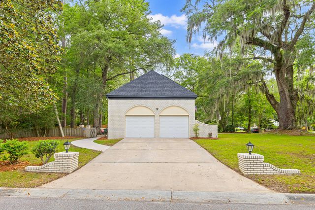 111 Seven Oaks Lane, Summerville, SC 29485