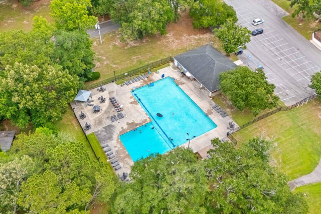 111 Seven Oaks Lane, Summerville, SC 29485