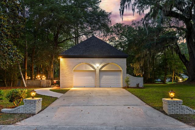 111 Seven Oaks Lane, Summerville, SC 29485