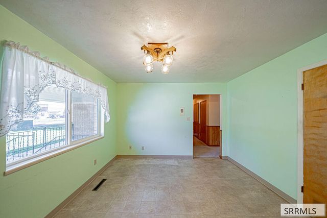 3050 E Iona Road, Idaho Falls, ID 83401