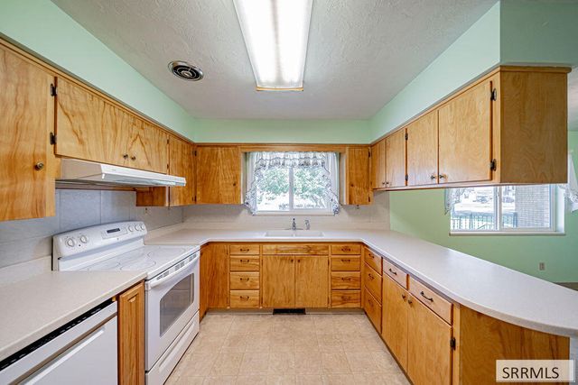 3050 E Iona Road, Idaho Falls, ID 83401