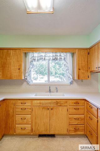 3050 E Iona Road, Idaho Falls, ID 83401