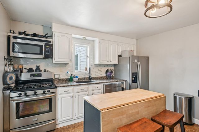 336 Rockland Avenue, Manchester, NH 03102