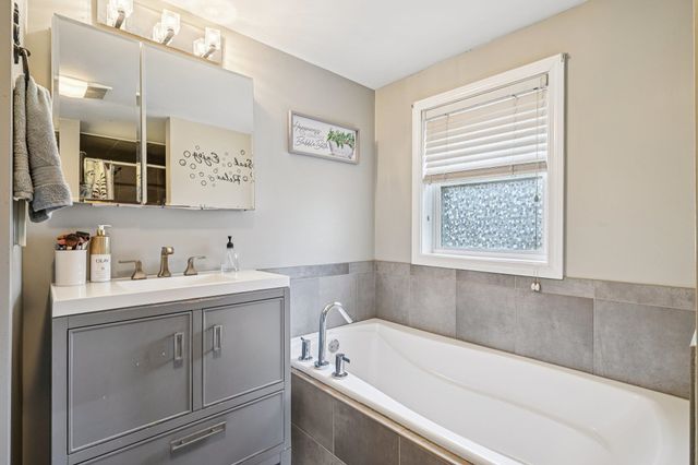 336 Rockland Avenue, Manchester, NH 03102