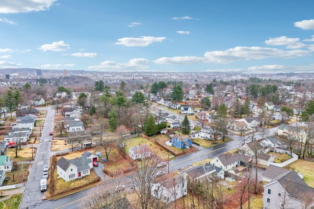 336 Rockland Avenue, Manchester, NH 03102