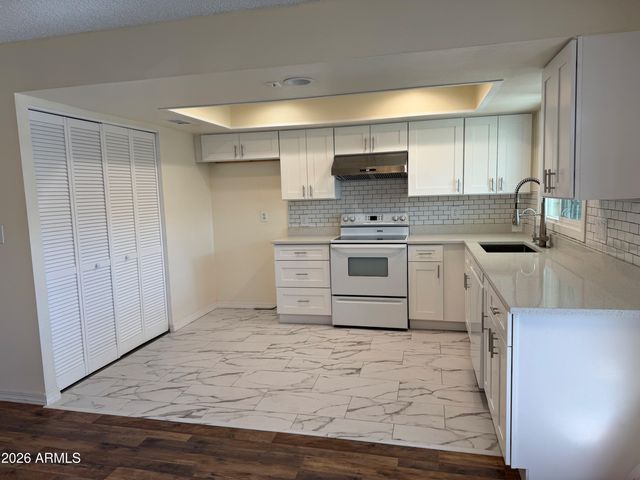 1657 W HAZELWOOD Street, Phoenix, AZ 85015