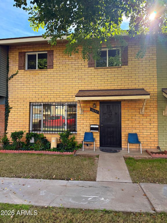 1657 W HAZELWOOD Street, Phoenix, AZ 85015