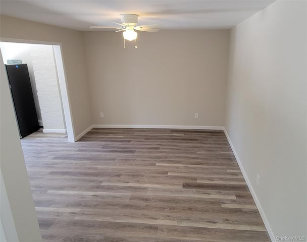 463-465 Main St C, Islip, NY 11751