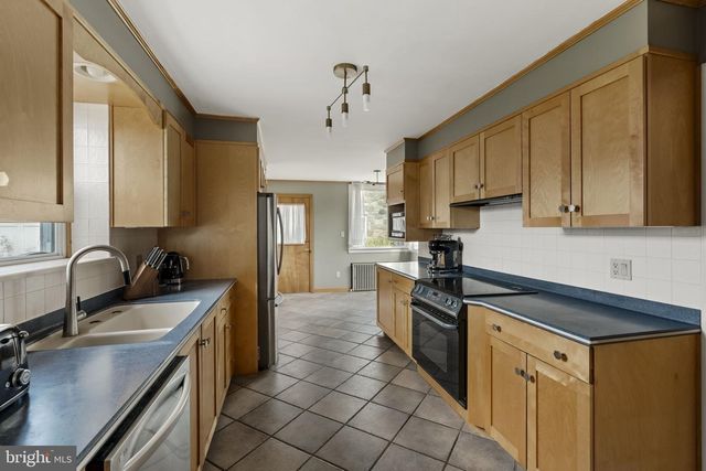 429 DEVON TER, Reading, PA 19607