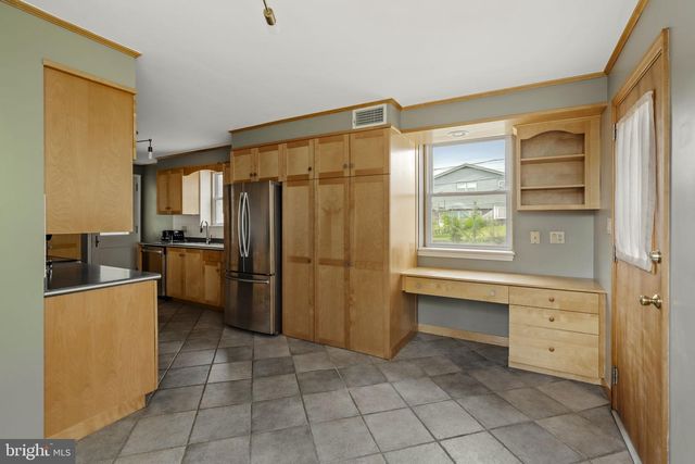 429 DEVON TER, Reading, PA 19607