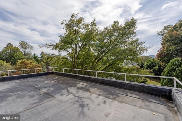 429 DEVON TER, Reading, PA 19607