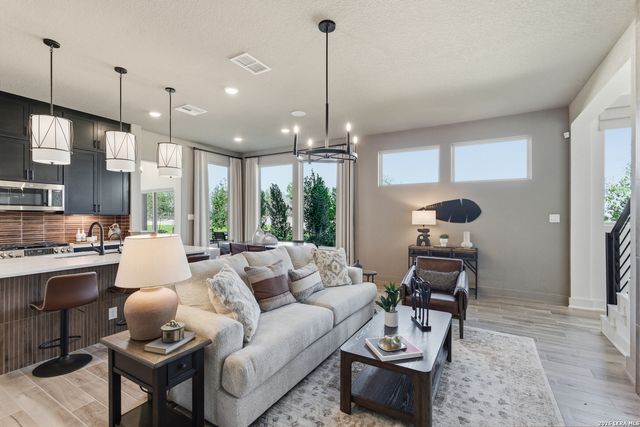 2210 Briggs Summit, San Antonio, TX 78245