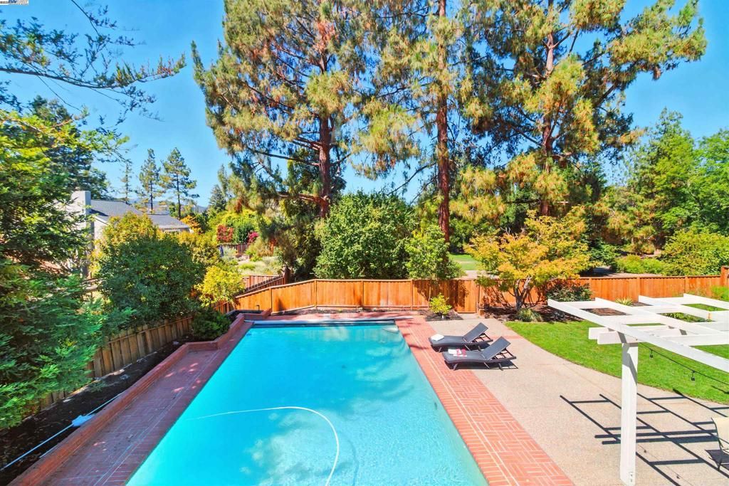 2673 Velvet Way, Walnut Creek, CA 94596