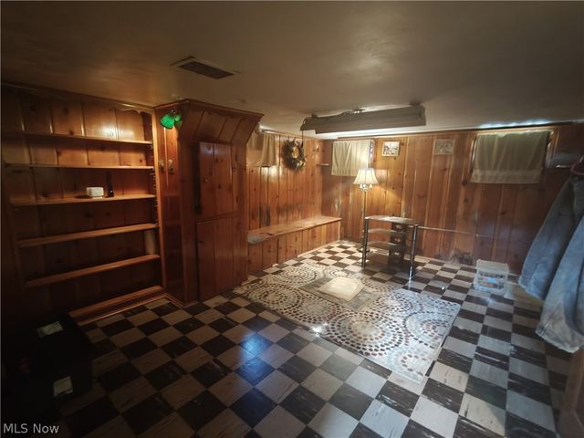 15717 Munn Road, Cleveland, OH 44111