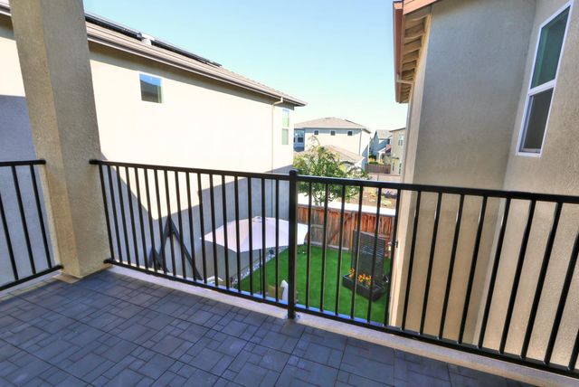 2940 Edgeview Dr, Sacramento, CA 95833