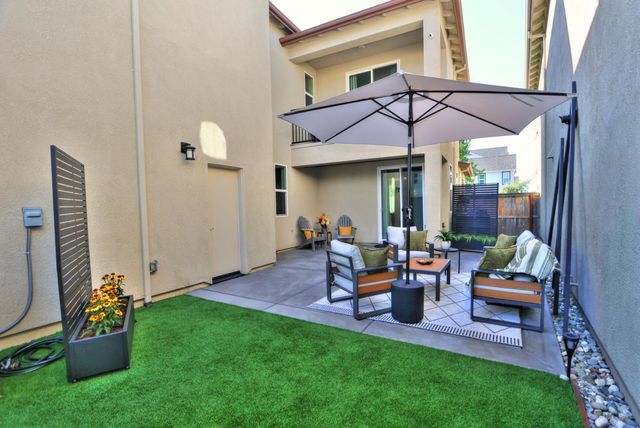 2940 Edgeview Dr, Sacramento, CA 95833