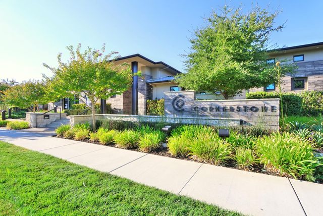 2940 Edgeview Dr, Sacramento, CA 95833