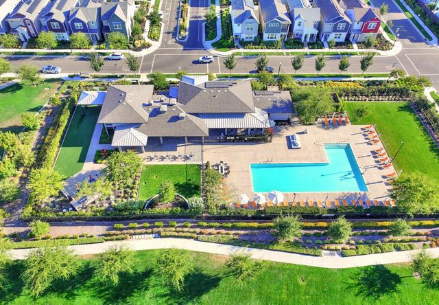 2940 Edgeview Dr, Sacramento, CA 95833