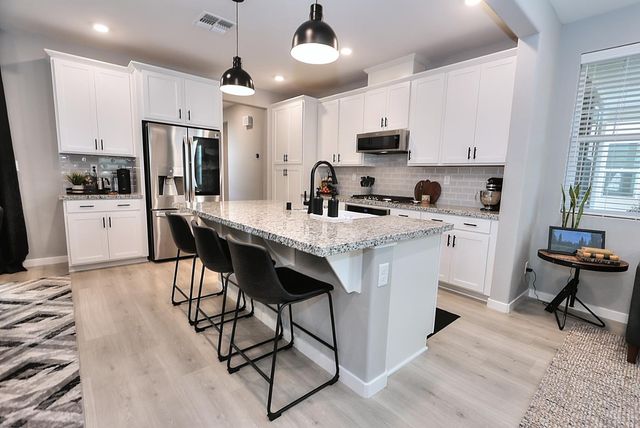 2940 Edgeview Dr, Sacramento, CA 95833