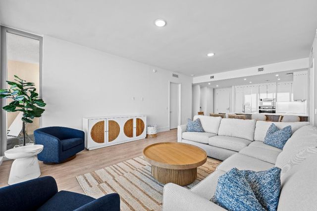 220 Lake Shore Drive 1413, Lake Park, FL 33403