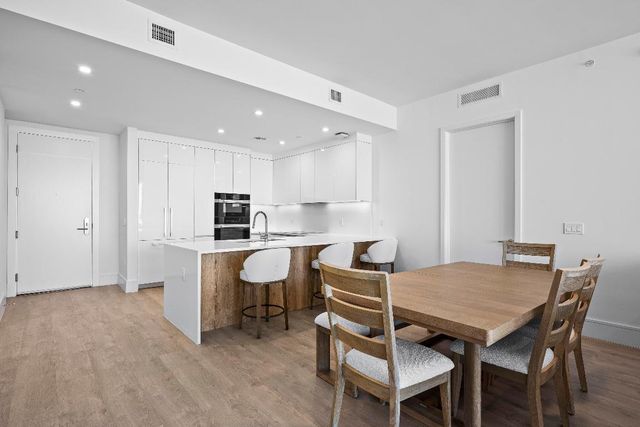 220 Lake Shore Drive 1413, Lake Park, FL 33403