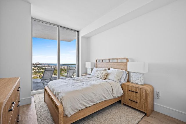 220 Lake Shore Drive 1413, Lake Park, FL 33403