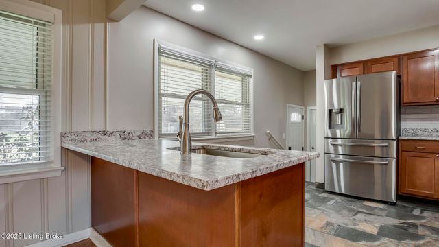 4709 Clarmar Rd, Jeffersontown, KY 40299