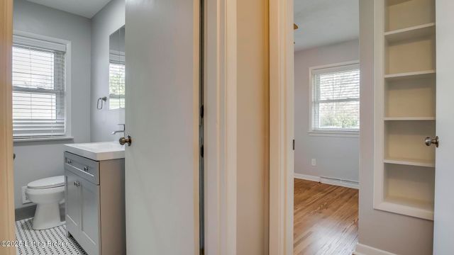 4709 Clarmar Rd, Jeffersontown, KY 40299