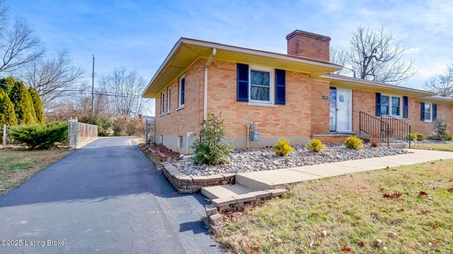 4709 Clarmar Rd, Jeffersontown, KY 40299
