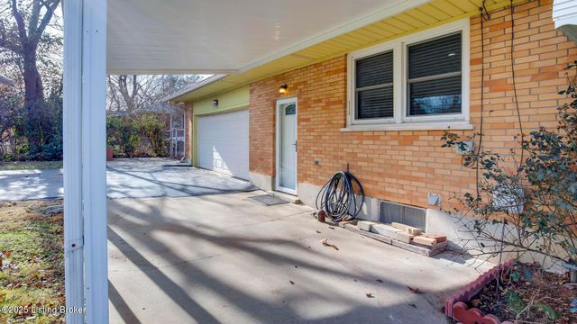 4709 Clarmar Rd, Jeffersontown, KY 40299