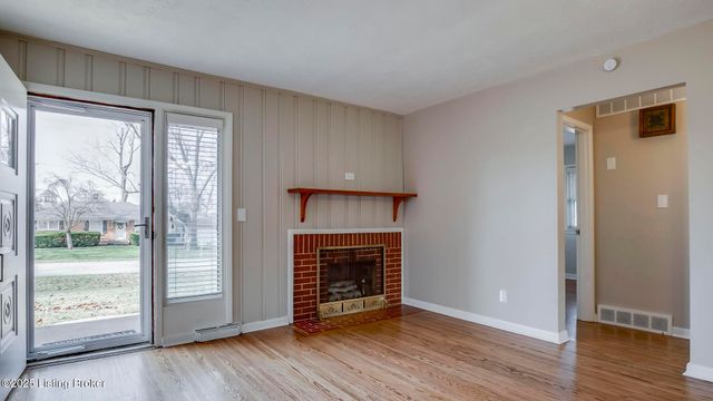 4709 Clarmar Rd, Jeffersontown, KY 40299