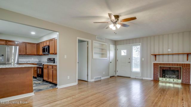 4709 Clarmar Rd, Jeffersontown, KY 40299