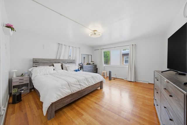 6030 N Winchester Avenue C, Chicago, IL 60660
